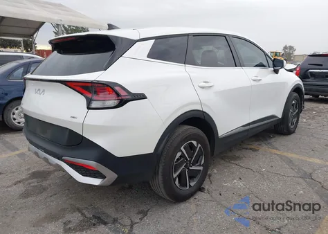 2023 Kia Sportage Hybrid Lx z USA, uszkodzony, nr VIN KNDPUCAG9P7095868